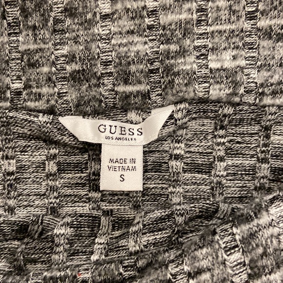 GUESS Off the Shoulder Grey Sweater, Size Small (in NEW condition) - Picture 2 of 6
